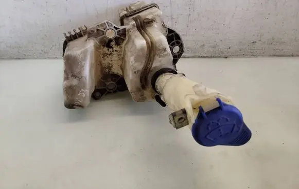 Volvo XC70 Windshield washer fluid reservoir/tank 