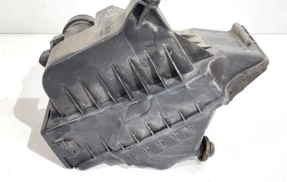 Nissan Note (E11) Air filter box 