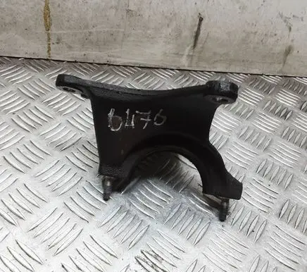 Volvo V50 Engine mounting bracket