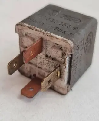 Volkswagen Caddy Other relay 141951253B