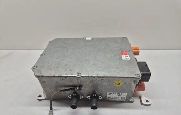 Porsche Cayenne (92A) Voltage converter/converter module 5QE915682P