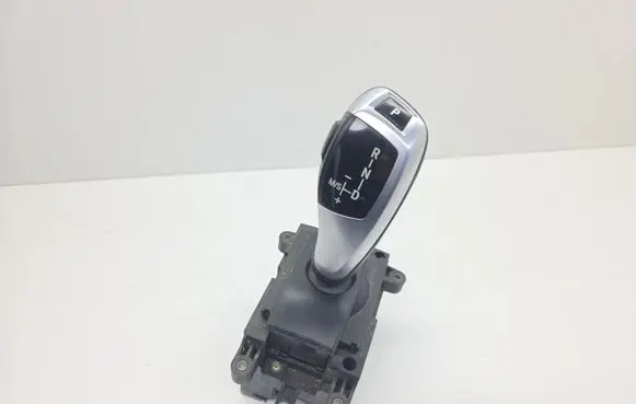 BMW 5 F10 F11 Gear shifter/selector 9218101