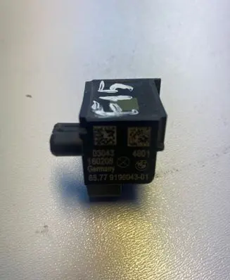 BMW X5 F15 Airbag deployment crash/impact sensor 9196043 03043 160208