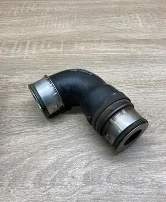 Volkswagen Touran I Intercooler hose/pipe 1T0145790B 038131111A