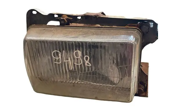 Volkswagen PASSAT B2 Headlight/headlamp 301124502
