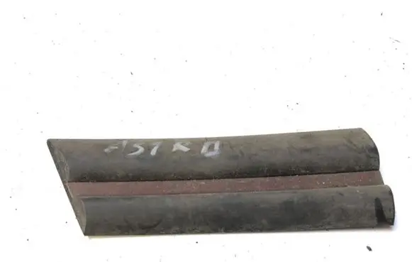 Fender trim (molding)