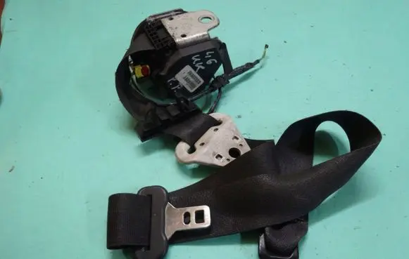 Jeep Patriot Front seatbelt 605884104C