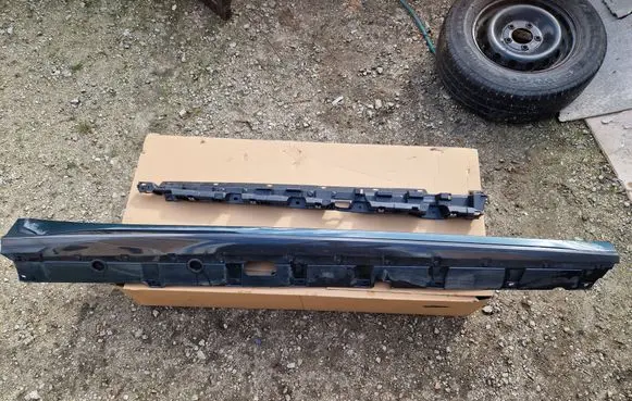Sill/side skirt trim