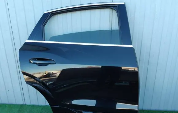 Audi e-tron Rear door 