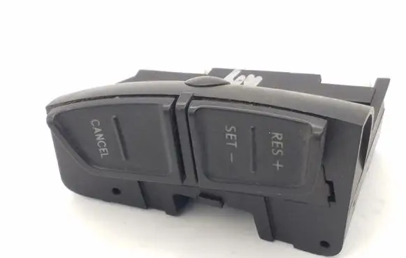 Steering wheel buttons/switches