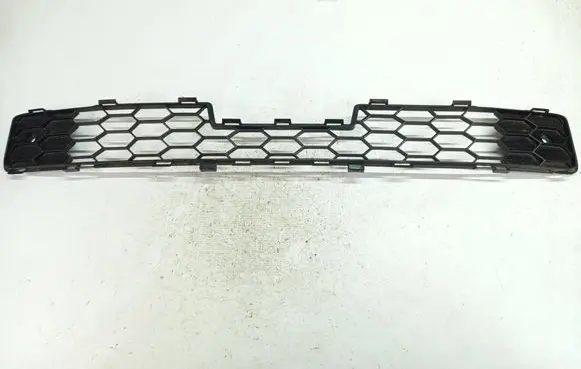 Toyota Hilux (AN10, AN20, AN30) Front bumper lower grill 531120K040