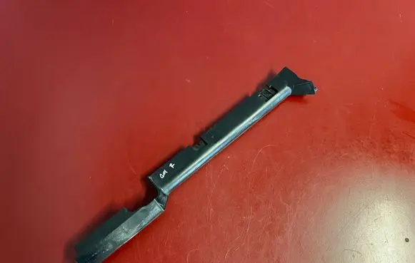 Radiator mount bracket