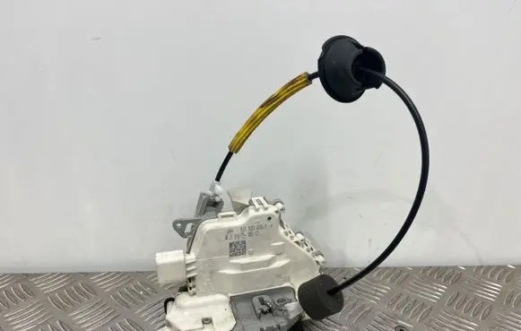 Audi Q5 SQ5 Front door lock 8J1837015F