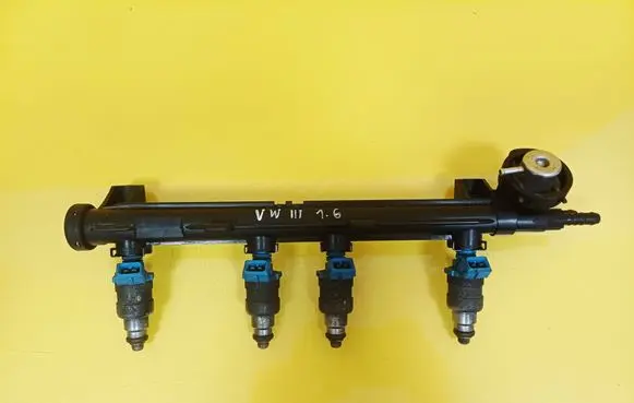 Volkswagen Golf III Fuel main line pipe 037906031AD