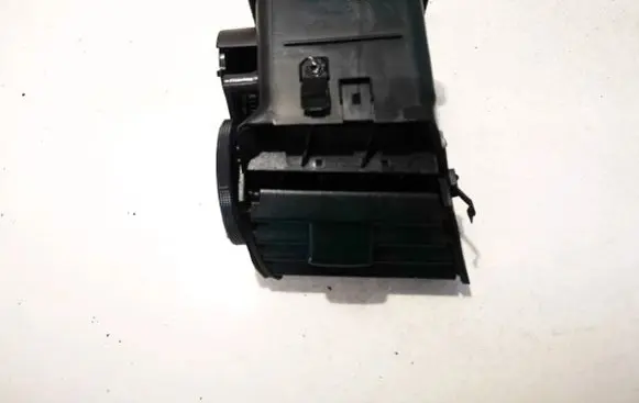 Honda FR-V Dash center air vent grill