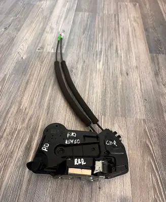 Toyota C-HR I Front door lock 