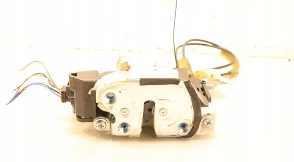 Mitsubishi Grandis Front door lock