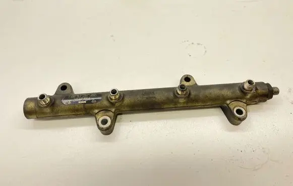 Audi A8 S8 D3 4E Fuel main line pipe 057130089C 000675L2