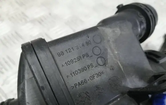 Citroen C4 III e-C4 Thermostat/thermostat housing 9812131480 110390PS A109251PS