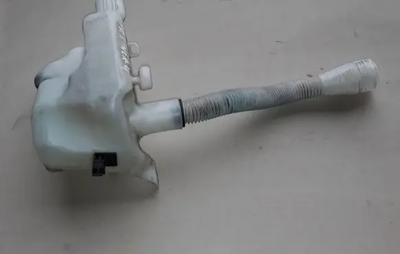 Citroen Berlingo Windshield washer fluid reservoir/tank 9671568380