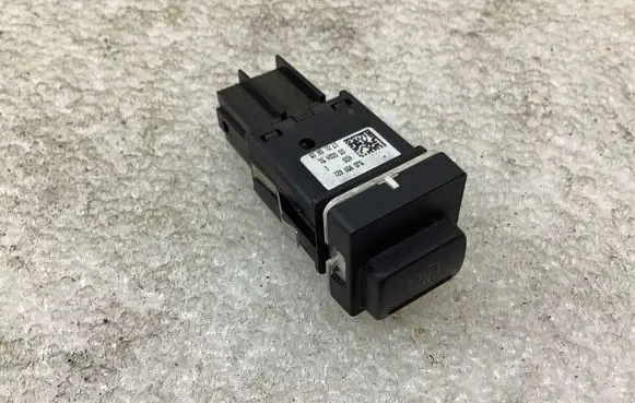 Skoda Fabia Mk2 (5J) Windscreen/window heater switch 5J0959621 03002451