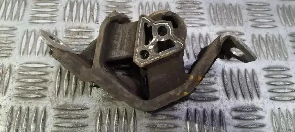 Opel Tigra A Engine mount bracket 90495170