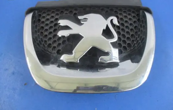 Peugeot 308 Front grill 9680505177