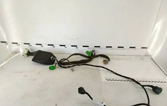 Volvo XC70 Front door wiring loom 8697907