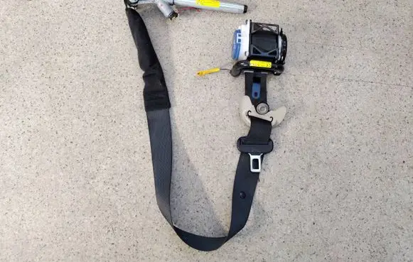Mitsubishi Outlander Front seatbelt TKAH2EN30602A TKAH2EN306 0589P1000146