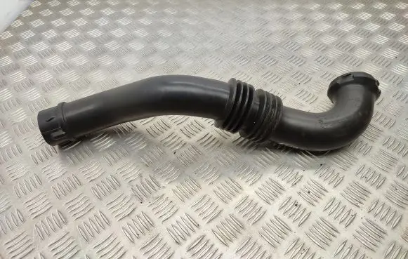 Opel Vivaro Intercooler hose/pipe 8200865653