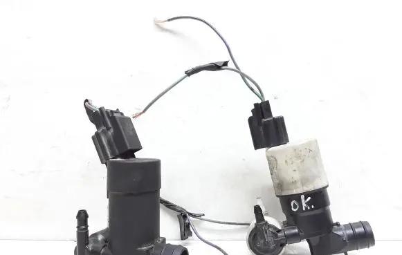 Volvo V60 Windscreen/windshield washer pump BK2117K624BA AV6117K624AA
