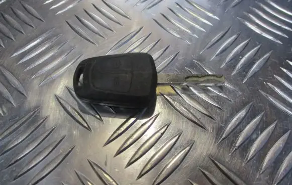 Opel Corsa D Ignition key/card 