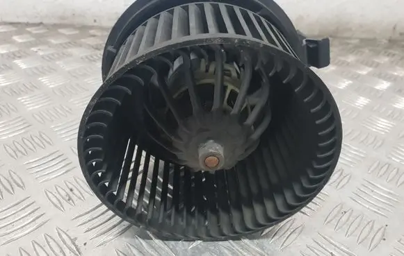 Nissan Micra Heater fan/blower F667217D