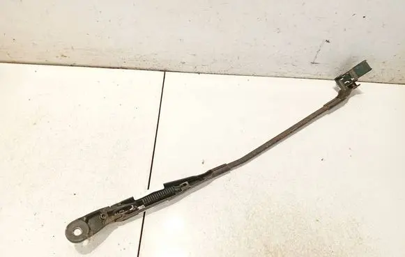 Front wiper blade arm