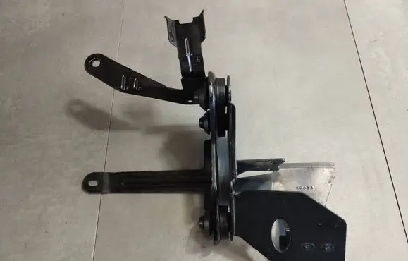Mercedes-Benz ML W164 ABS pump bracket H0034