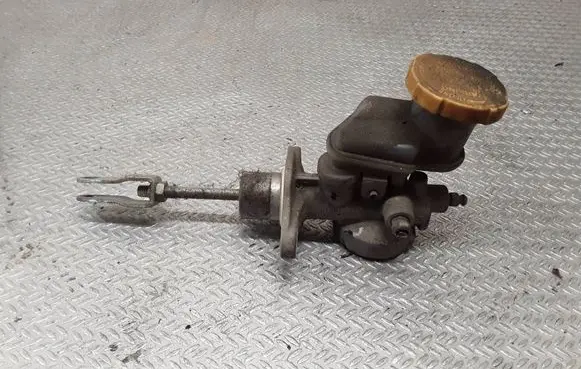 Subaru Forester SH Clutch master cylinder 