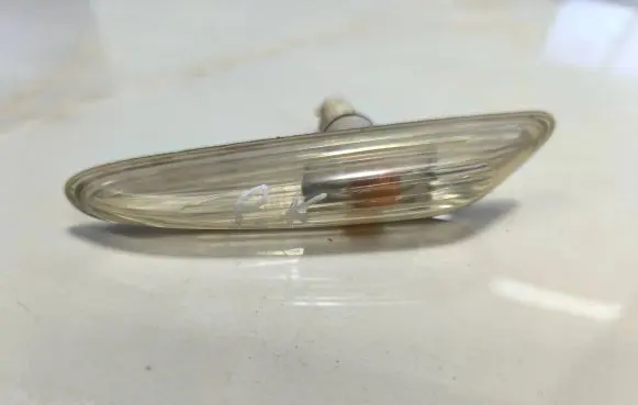 BMW X3 E83 Front fender indicator light