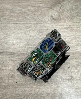 Jaguar S-Type Fuse module 6R8T14401ZC