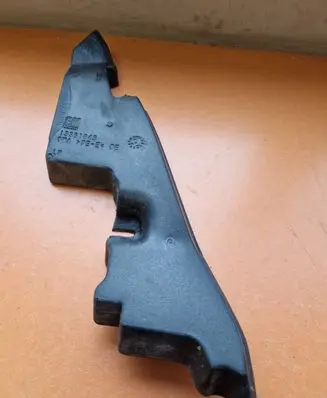 Opel Zafira C Fender foam support/seal 13351843