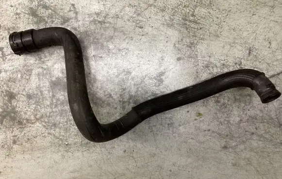 Volvo V70 Engine coolant pipe/hose S4000250