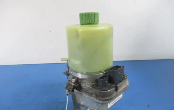 Skoda Fabia Mk2 (5J) Power steering pump 6Q1423051CE