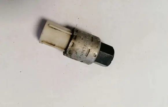 Air conditioning (A/C) pressure sensor