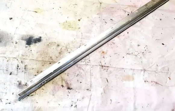 Front door glass trim molding