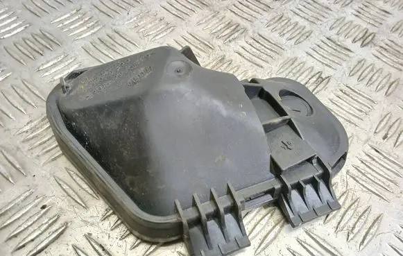 Audi A6 S6 C4 4A Headlight/headlamp dust cover 14137500