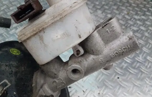 Nissan Primera Master brake cylinder