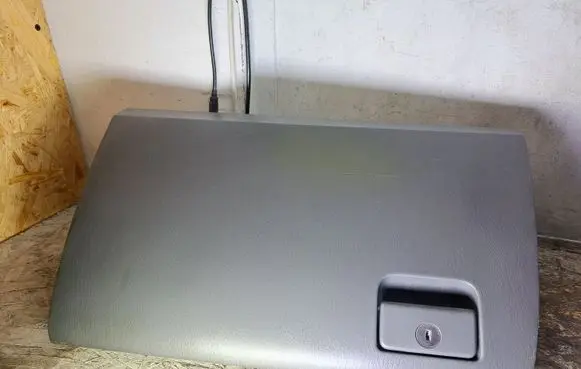 Toyota Land Cruiser (J120) Glove box 5555260110 5550160180