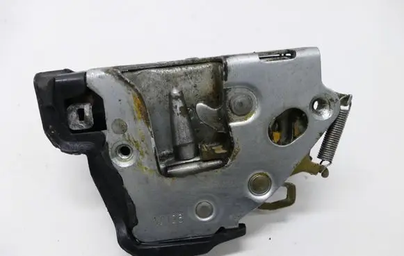 Mercedes-Benz S W126 Rear door lock 1237330108