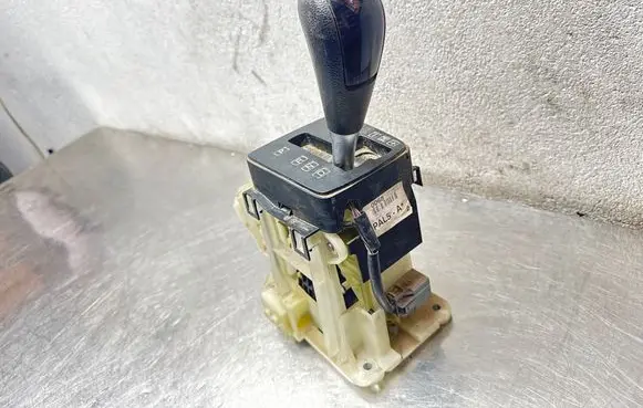 Ford Focus Gear shifter/selector 5M5P7C453AF