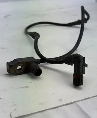 Mercedes-Benz SLK R170 Brake pads wear sensor 2105407781 A2025400634