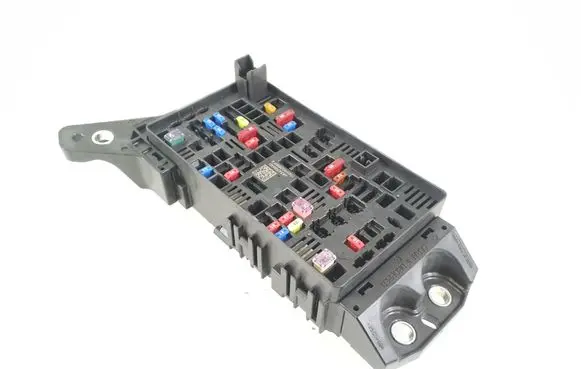 Jeep Grand Cherokee WL Fuse module 68347016AD